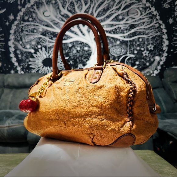 Authentic Vintage MCM shoulder bag soft Tan Leather Satchel with Gold Accents - Picture 14 of 17